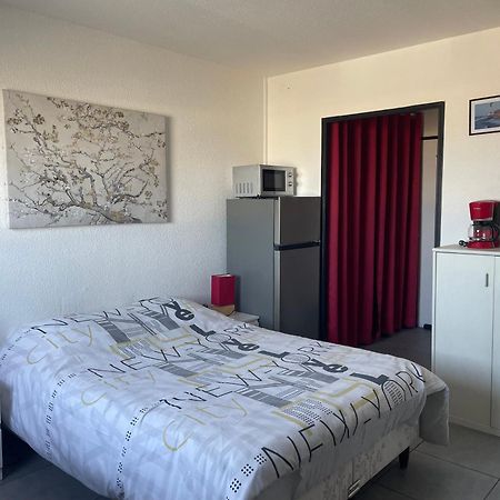 Appartamento Au Rythme Des Ferrys Calais Esterno foto